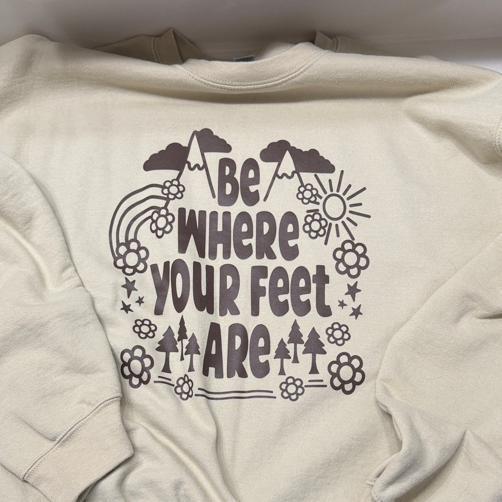 Gildan Cream Sweatshirt with Brown Retro Nature Graphic